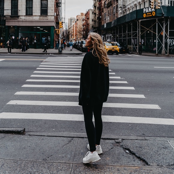 Meet your Posher, Madison - Picture 2 of 6